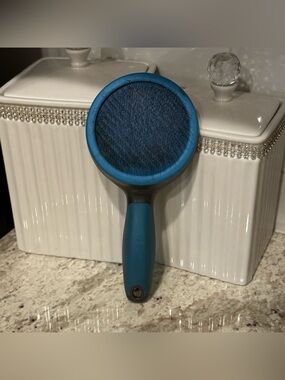 Oster Blue and Black Pet Slicker Brush